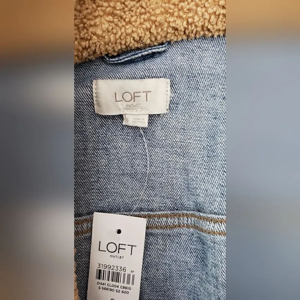 Loft Double Chest Pockets Denim Jacket NWT Size Small - Picture 4 of 6